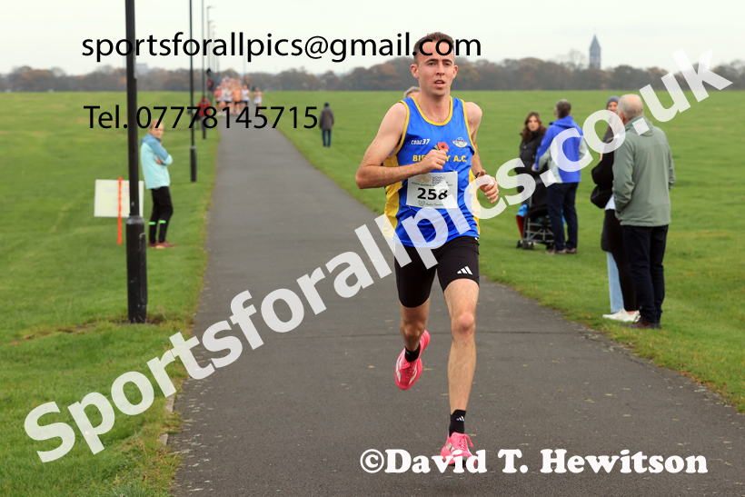 Mens and Womens 2025 Heaton Memorial 10k Road Race, Newcastle Town Moor, Sunday, November 9th. Photo: David T. Hewitson/Sports for All Pics